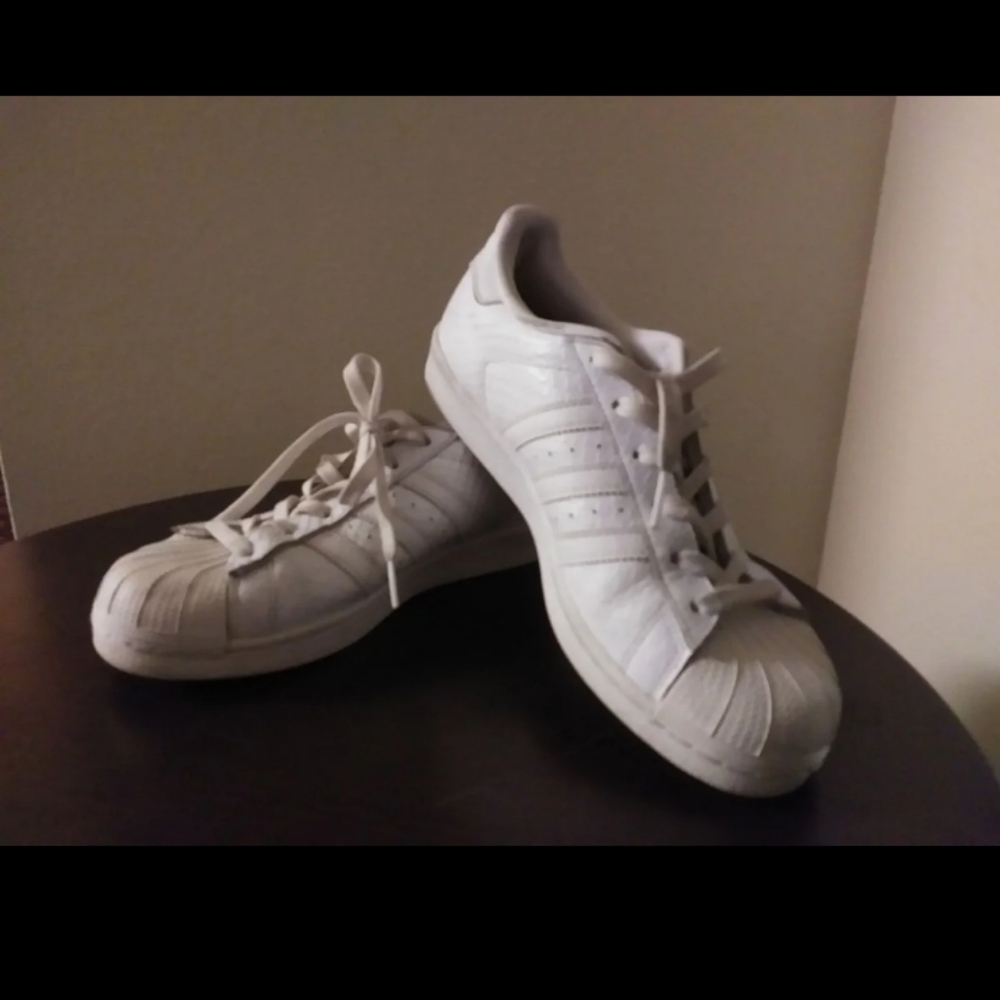 Adidas - Picture 2 of 5